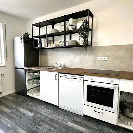 Geraeumige Monteurunterkunft * Ленгерих