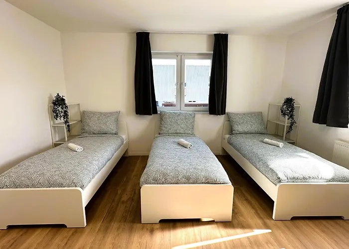 Geraeumige Monteurunterkunft لينغيريش