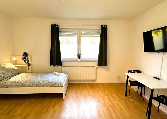 Geraeumige Monteurunterkunft شقة لينغيريش