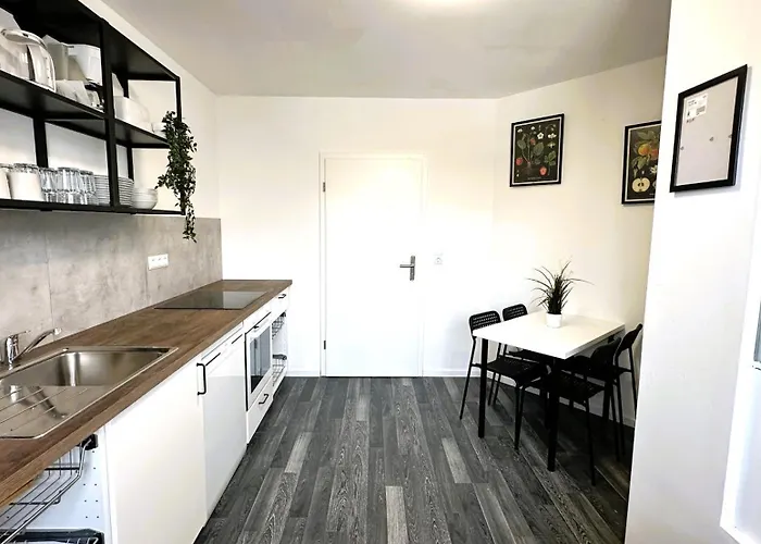 Geraeumige Monteurunterkunft شقة لينغيريش