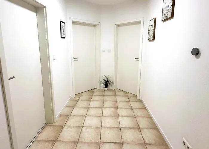 Geraeumige Monteurunterkunft شقة لينغيريش