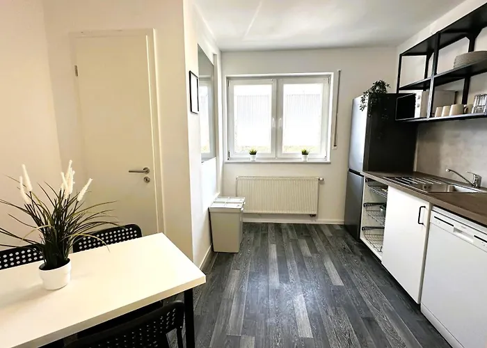 Geraeumige Monteurunterkunft شقة