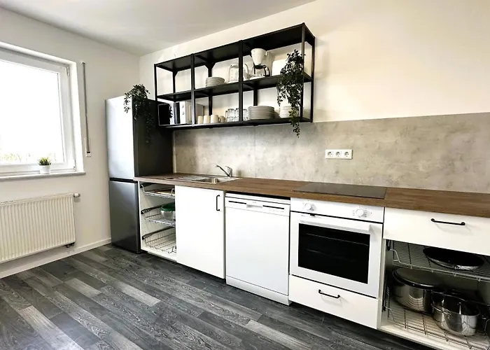 Geraeumige Monteurunterkunft * لينغيريش