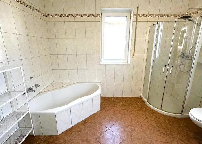 Geraeumige Monteurunterkunft شقة